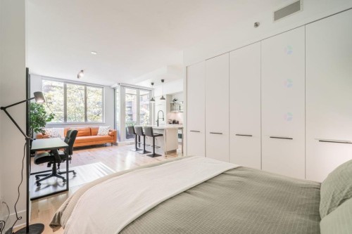 Vue d'ensemble - 208-363 Rue St-Hubert, Montréal (Ville-Marie), QC - Indoor Photo Showing Bedroom