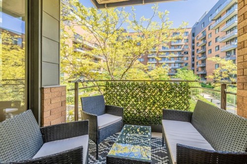 Balcon - 208-363 Rue St-Hubert, Montréal (Ville-Marie), QC - Outdoor With Exterior