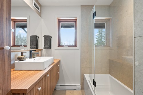 Autre - 225 Ch. Laurent, Saint-Adolphe-D'Howard, QC - Indoor Photo Showing Bathroom