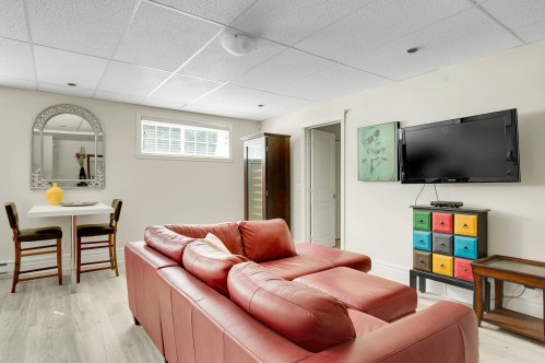 Salon - 167 Ch. Louis-Dufour, Saint-Sauveur, QC - Indoor