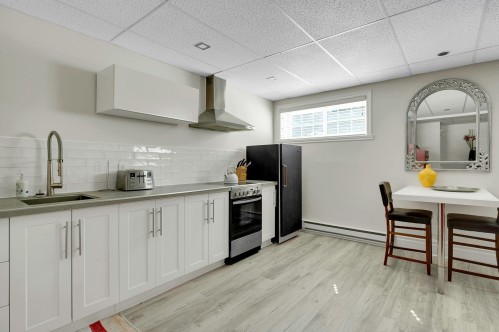 Cuisine - 167 Ch. Louis-Dufour, Saint-Sauveur, QC - Indoor