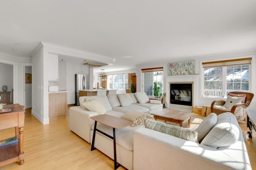 Salon - 167Z Ch. Louis-Dufour, Saint-Sauveur, QC - Indoor Photo Showing Living Room With Fireplace