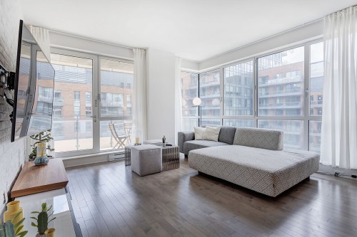 Salon - 605-1025 Rue De La Commune E., Montréal (Ville-Marie), QC - Indoor Photo Showing Living Room