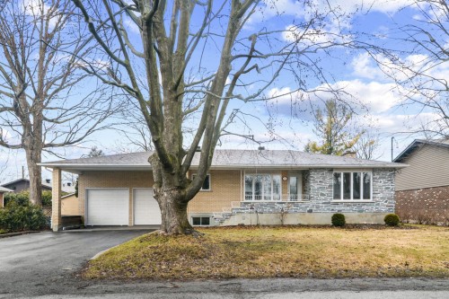 1 Rue des Écureuils  Mercier, QC J6R 1Y3