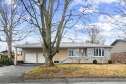 1 Rue des Écureuils Mercier, QC J6R 1Y3