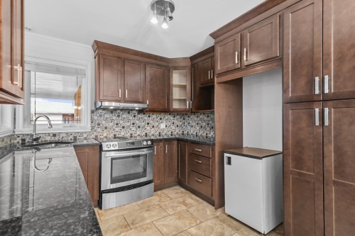 Cuisine - 1 Rue Des Écureuils, Mercier, QC - Indoor Photo Showing Kitchen With Upgraded Kitchen