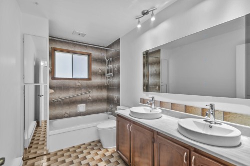 Salle de bains - 1 Rue Des Écureuils, Mercier, QC - Indoor Photo Showing Bathroom