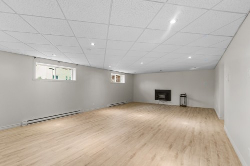 Salle familiale - 1 Rue Des Écureuils, Mercier, QC - Indoor