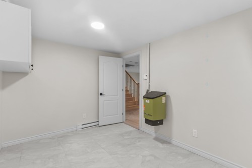 Salle de lavage - 1 Rue Des Écureuils, Mercier, QC - Indoor Photo Showing Other Room