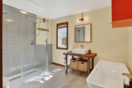 Bathroom - 462 Ch. Du Poète, Prévost, QC - Indoor Photo Showing Bathroom