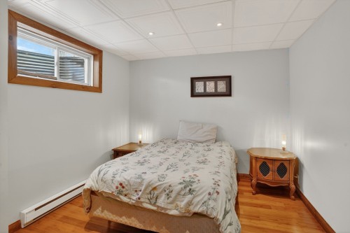 Bedroom - 462 Ch. Du Poète, Prévost, QC - Indoor Photo Showing Bedroom