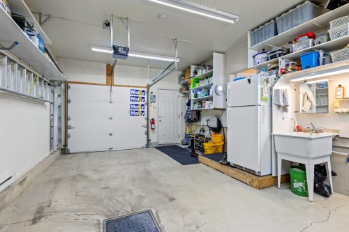 Garage - 457 Rue Du Mimosa, Saint-Amable, QC - Indoor Photo Showing Garage