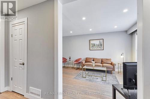20 Mill Street, Markham, ON - Indoor