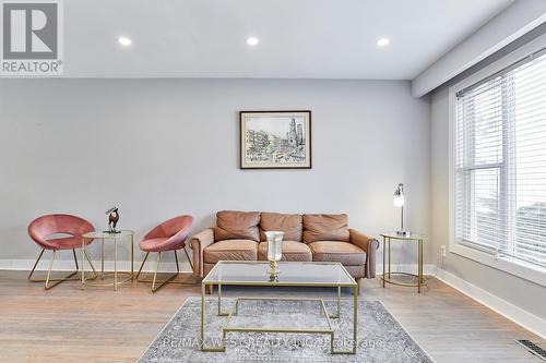 20 Mill Street, Markham, ON - Indoor Photo Showing Living Room