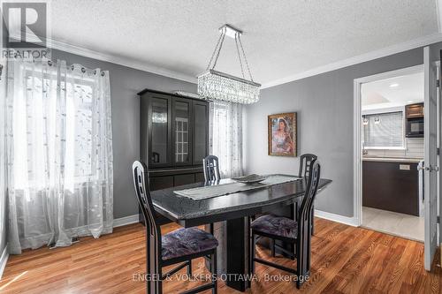 17 Hunterswood Crescent, Ottawa, ON - Indoor Photo Showing Dining Room