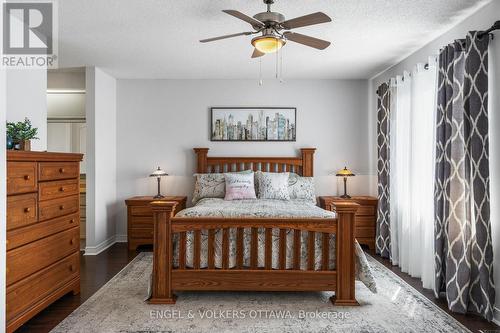 17 Hunterswood Crescent, Ottawa, ON - Indoor Photo Showing Bedroom