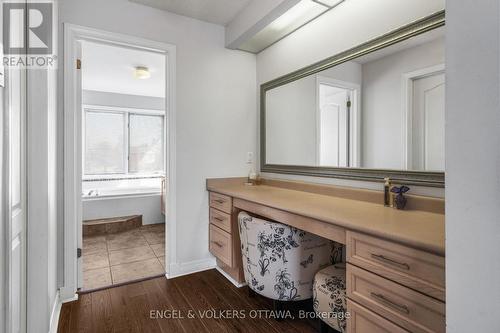 17 Hunterswood Crescent, Ottawa, ON - Indoor Photo Showing Other Room