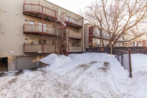 Parking - 202-5915 Rue Hochelaga, Montréal (Mercier/Hochelaga-Maisonneuve), QC - Outdoor With Balcony