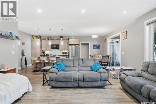 4202 Green Olive Way E, Regina, SK - Indoor Photo Showing Living Room