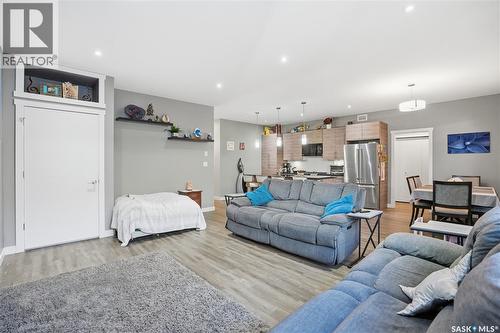 4202 Green Olive Way E, Regina, SK - Indoor Photo Showing Living Room
