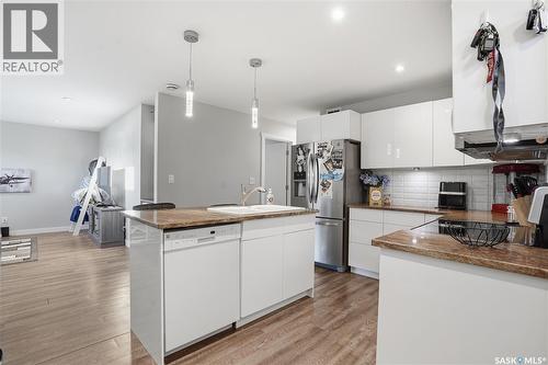 4202 Green Olive Way E, Regina, SK - Indoor Photo Showing Kitchen With Upgraded Kitchen