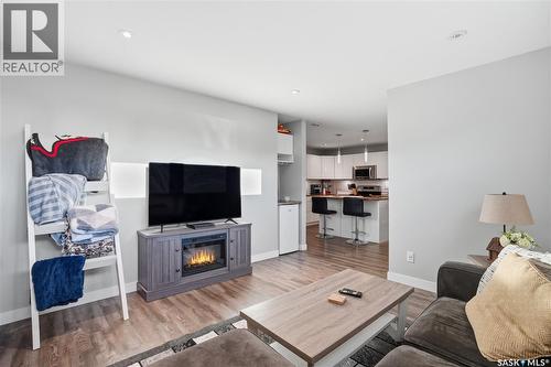4202 Green Olive Way E, Regina, SK - Indoor Photo Showing Living Room