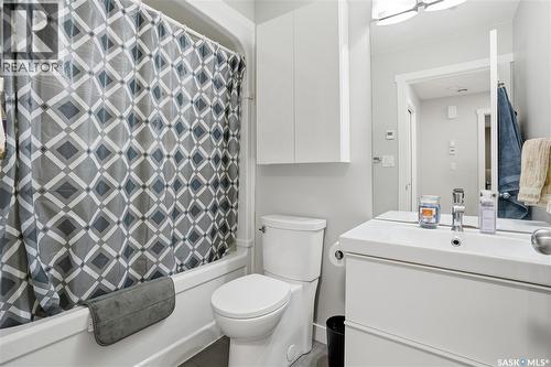 4202 Green Olive Way E, Regina, SK - Indoor Photo Showing Bathroom
