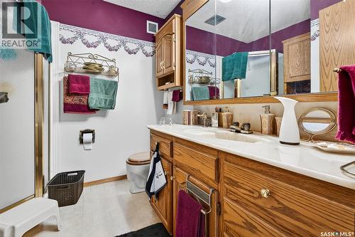 80 Bluebell Crescent, Moose Jaw, SK - Indoor Photo Showing Bathroom