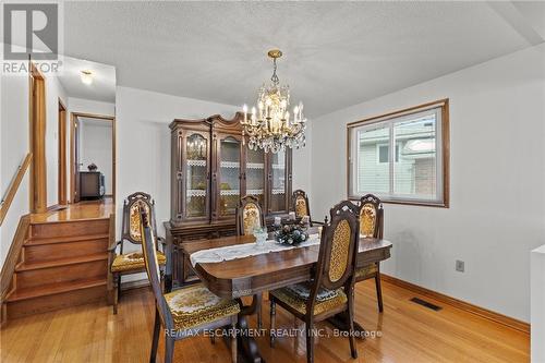 88 Glen Valley Drive, Hamilton, ON - Indoor Photo Showing Dining Room