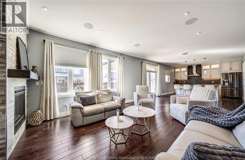 1380 Pascal Ave, Lakeshore, ON - Indoor Photo Showing Living Room With Fireplace