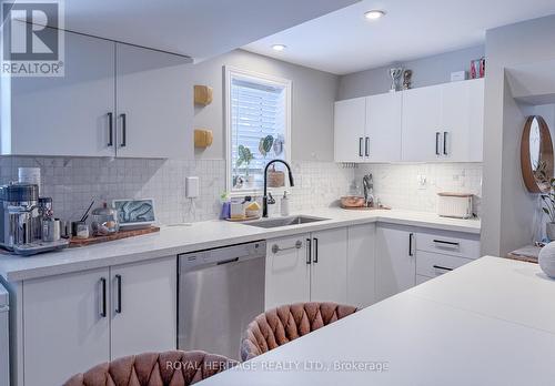 Unit 4 - 100 Cromwell Avenue, Oshawa (Vanier), ON - Indoor Photo Showing Kitchen With Upgraded Kitchen