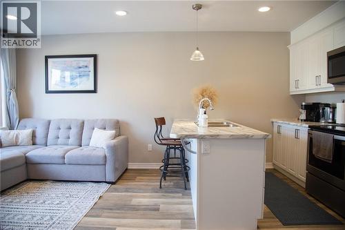 992 Windham Centre Road Unit# 4, Windham Centre, ON - Indoor Photo Showing Kitchen
