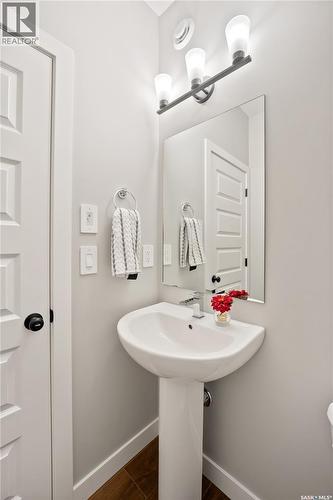 10 Vancouver Crescent, Pilot Butte, SK - Indoor Photo Showing Bathroom