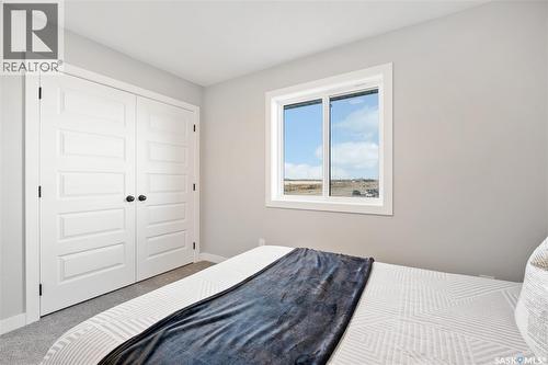 10 Vancouver Crescent, Pilot Butte, SK - Indoor Photo Showing Bedroom