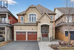 17 TYSONVILLE CIRCLE Brampton, ON L7A 4A6