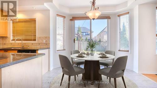 3143 Caulfield Crescent, Mississauga, ON - Indoor Photo Showing Dining Room