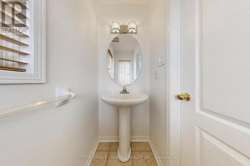1591 Woodhenge Way, Mississauga, ON - Indoor Photo Showing Bathroom