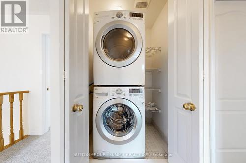 1591 Woodhenge Way, Mississauga, ON - Indoor Photo Showing Laundry Room