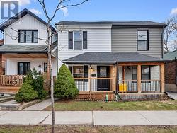 3 WOODVILLE AVENUE Toronto, ON M4K 2J5