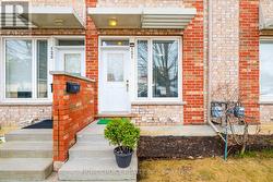 121 - 10 FAIRWOOD CRESCENT Toronto, ON M1E 3T1