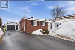 8 White Oak DR W Sault Ste Marie, ON P6C 2H6