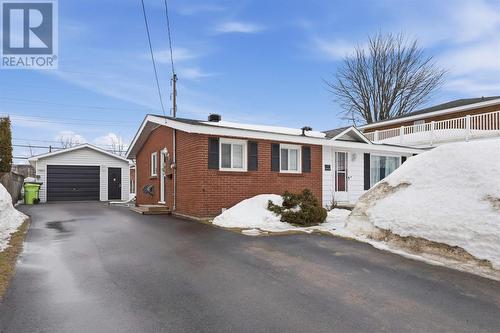 8 White Oak DR W  Sault Ste Marie, ON P6C 2H6