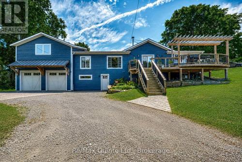 14 EASTERN AVENUE  Prince Edward County (Ameliasburg Ward), ON K8N 4Z1
