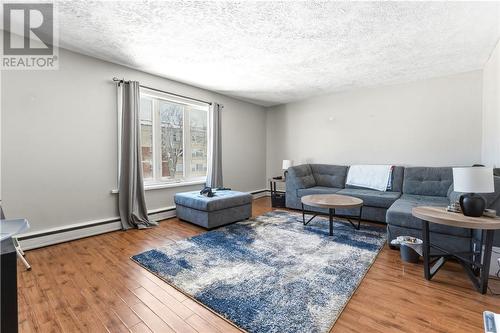 9 Second Avenue, Levack, ON - Indoor Photo Showing Living Room