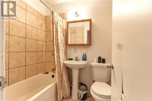 9 Second Avenue, Levack, ON - Indoor Photo Showing Bathroom