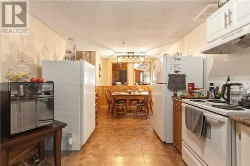 9 Second Avenue, Levack, ON - Indoor Photo Showing Kitchen