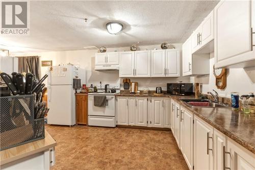 9 Second Avenue, Levack, ON - Indoor Photo Showing Kitchen With Double Sink