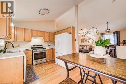 84 Endeavour Drive, Cambridge, ON - Indoor Photo Showing Kitchen