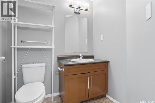 210 275 Pringle Lane, Saskatoon, SK - Indoor Photo Showing Bathroom