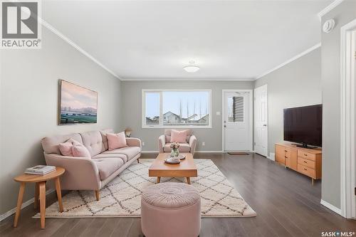 210 275 Pringle Lane, Saskatoon, SK - Indoor Photo Showing Living Room